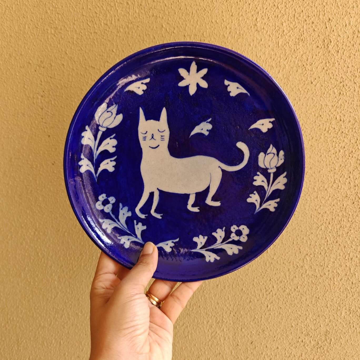 Chokar Exclusive - Whitey Blue Pottery Cat 8" Plate