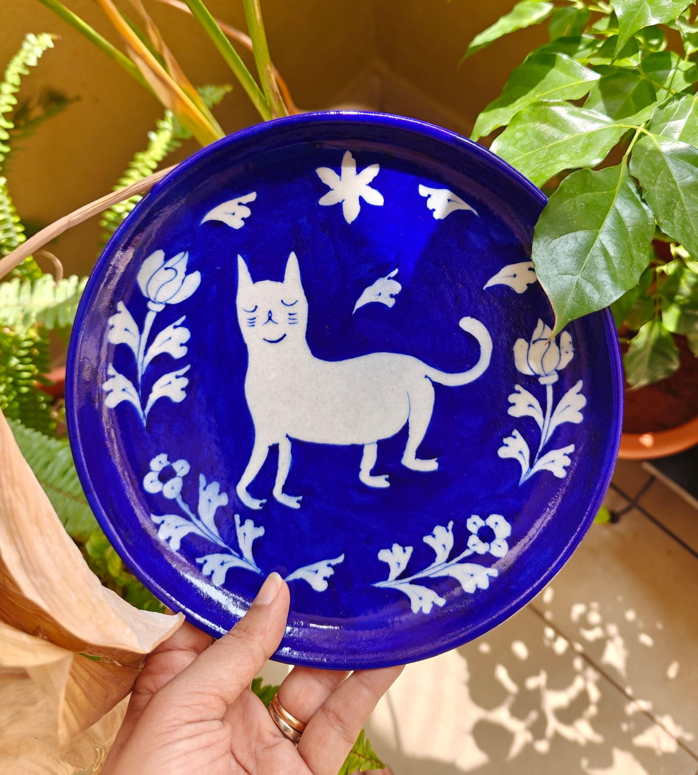 Chokar Exclusive - Whitey Blue Pottery Cat 8" Plate