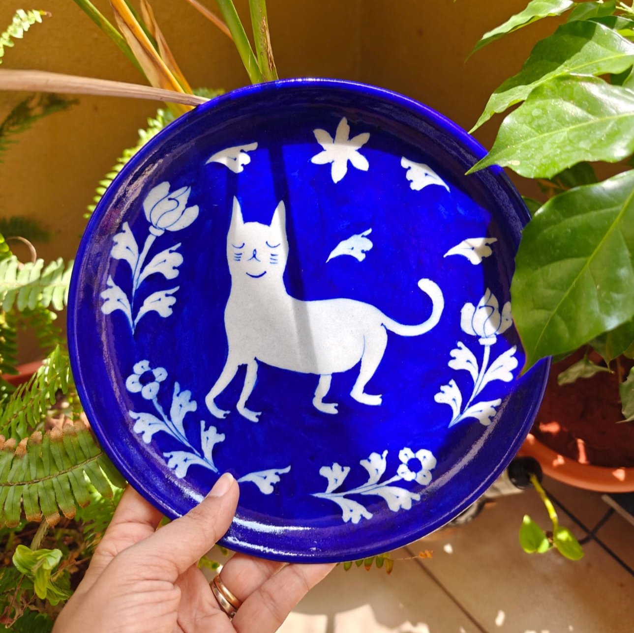 Chokar Exclusive - Whitey Blue Pottery Cat 8" Plate