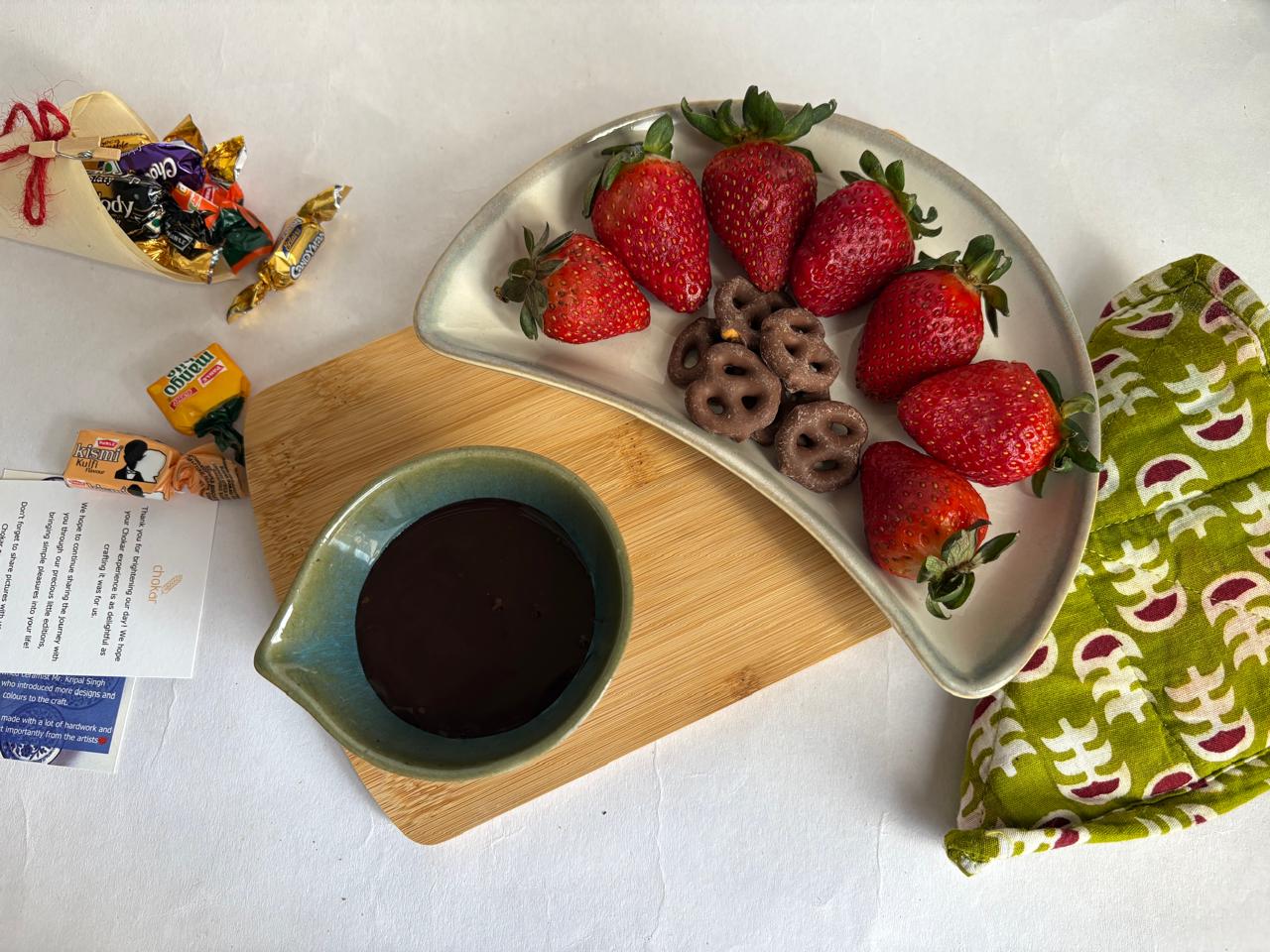 Moon Platter with Sauce Pourer - Snowy